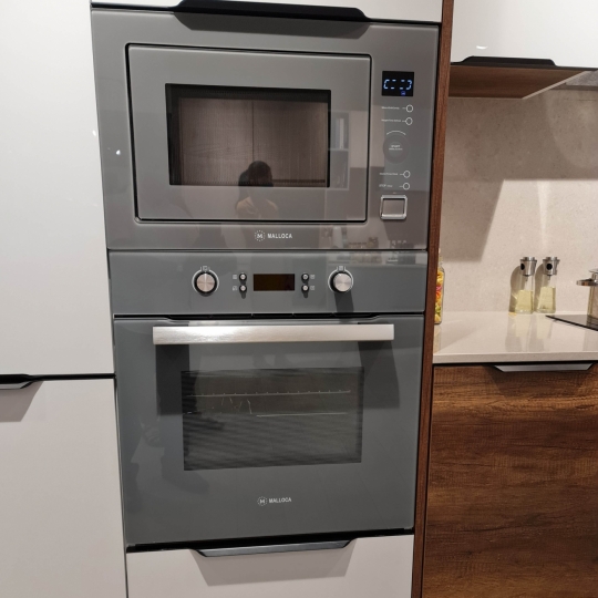 Lò Vi Sóng Malloca MW 927BG Kính Xám